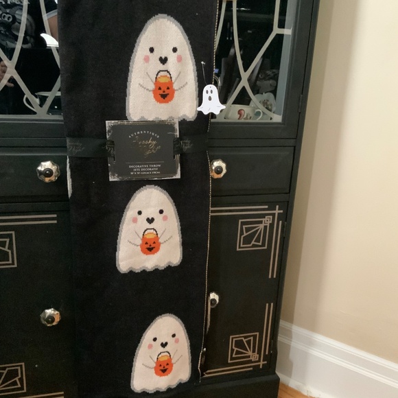 Halloween Spooky night viral ghost throw - Picture 2 of 2